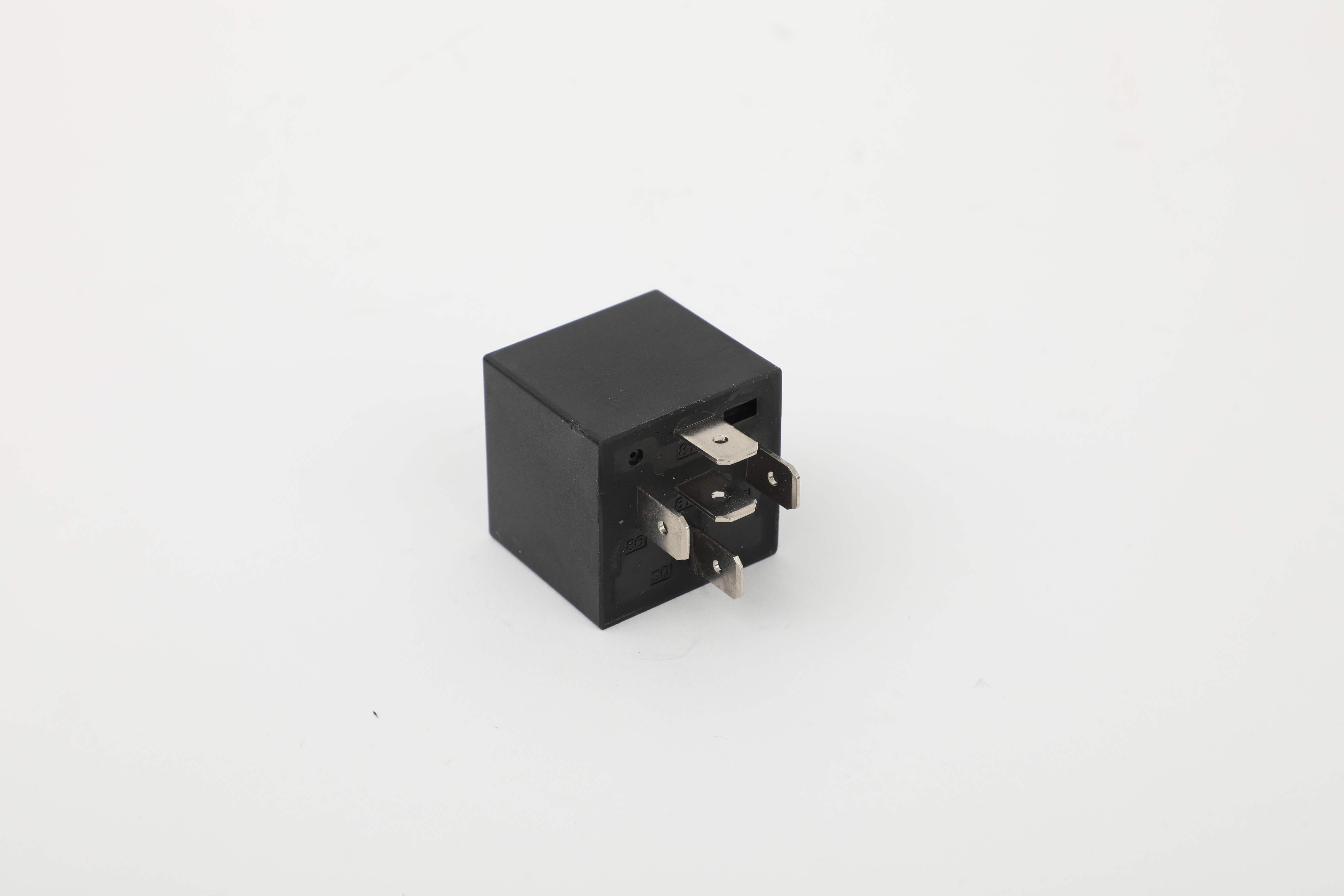 40A & 60A Switching Capablity Excellent Interference Resistance Auto Relay